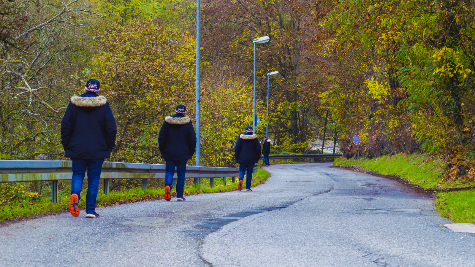 Schwarz-weiß Aufnahme Walk